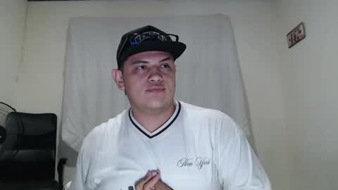 jason_boy_ online show from April 14, 5:24 am