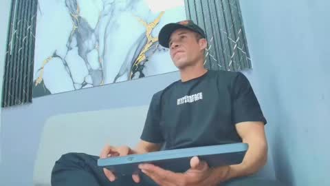 Snapshot of jason_tomas chatting on February 21, 7:37 pm Jason online show from February 21, 7:37 pm