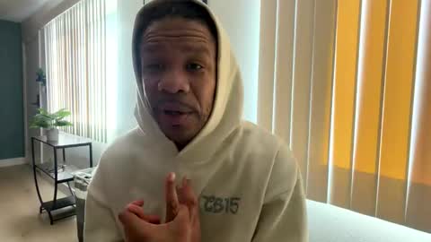 Snapshot of jasonsweets chatting on May 6, 2:33 pm Jason Sweets online show from May 6, 2:33 pm
