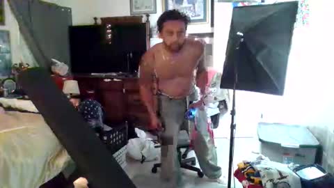 Snapshot of jasonthomas1 chatting on March 18, 12:47 am jj online show from March 18, 12:47 am