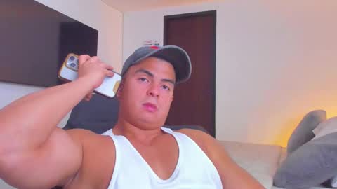 JBrooksXx online show from October 3, 3:14 am