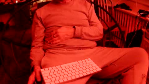 Snapshot of jasperh98 chatting on December 18, 8:42 am jasperh98 online show from December 18, 8:42 am