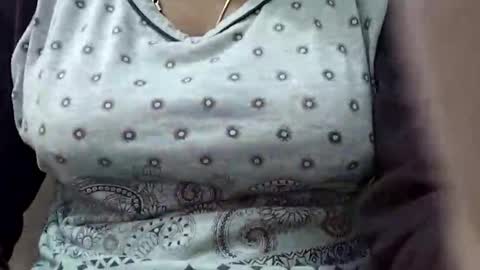 jasspreettt online show from November 18, 3:34 am