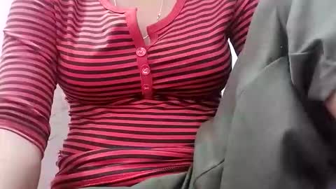 Snapshot of jasspreettt chatting on May 19, 1:56 am jasspreettt online show from May 19, 1:56 am