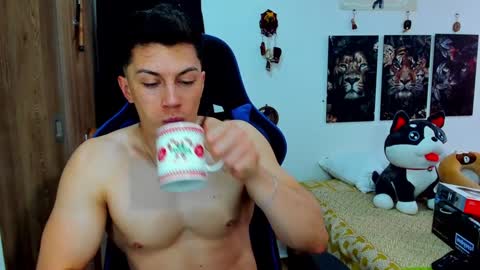 Javier online show from December 2, 8:55 pm