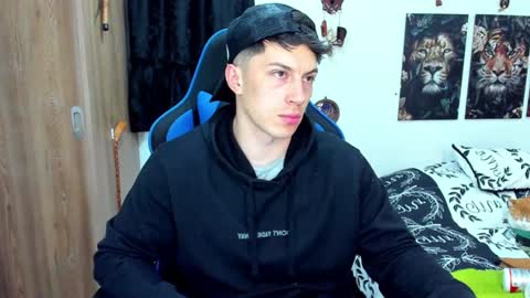 Javier online show from December 4, 10:08 pm