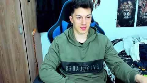 Javier online show from December 7, 10:06 pm