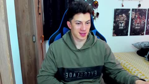 Javier online show from December 17, 5:36 pm