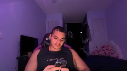 Snapshot of javiricorich chatting on February 1, 11:58 pm javiSdick online show from February 1, 11:58 pm