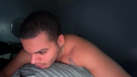 Snapshot of javiricorich chatting on February 20, 6:52 pm javiSdick online show from February 20, 6:52 pm