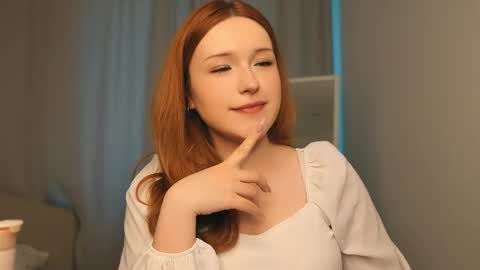 Snapshot of jawyqueen_ chatting on May 3, 1:06 pm your Bella online show from May 3, 1:06 pm