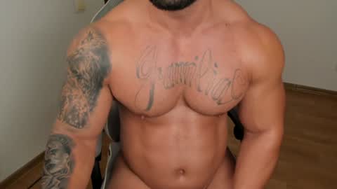 Snapshot of jaxonhunk chatting on December 10, 9:00 pm JaxonHunk online show from December 10, 9:00 pm