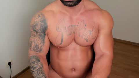 Snapshot of jaxonhunk chatting on December 23, 1:18 am JaxonHunk online show from December 23, 1:18 am