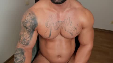 Snapshot of jaxonhunk chatting on January 22, 5:05 am JaxonHunk online show from January 22, 5:05 am