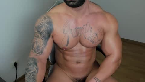 Snapshot of jaxonhunk chatting on February 15, 3:20 am JaxonHunk online show from February 15, 3:20 am