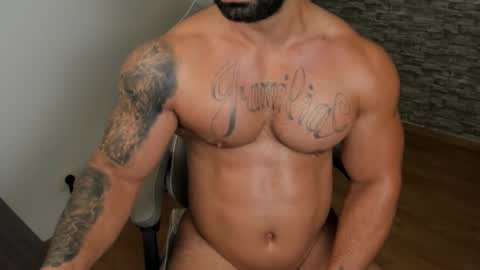 Snapshot of jaxonhunk chatting on October 5, 2:54 am JaxonHunk online show from October 5, 2:54 am