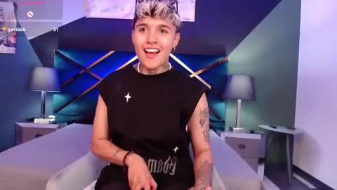 Snapshot of jaxwolf_ chatting on February 1, 3:38 am JAX online show from February 1, 3:38 am