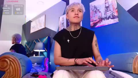 Snapshot of jaxwolf_ chatting on February 22, 3:40 am JAX online show from February 22, 3:40 am