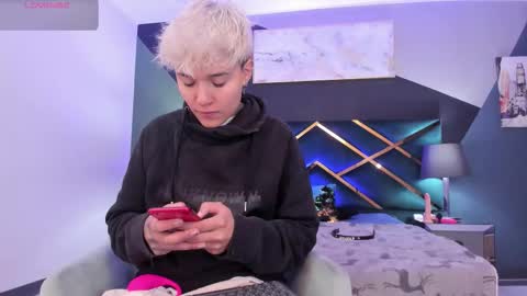 Snapshot of jaxwolf_ chatting on February 27, 3:39 am JAX online show from February 27, 3:39 am