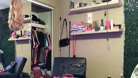 jay_banks0420 online show from December 15, 8:02 pm