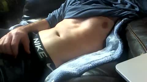 Snapshot of jay_bee3 chatting on April 14, 4:07 am Say hi i wont bite...unless you want me to online show from April 14, 4:07 am