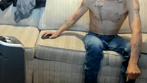 Snapshot of jay_short7863 chatting on January 18, 8:51 am O F jay short786 online show from January 18, 8:51 am