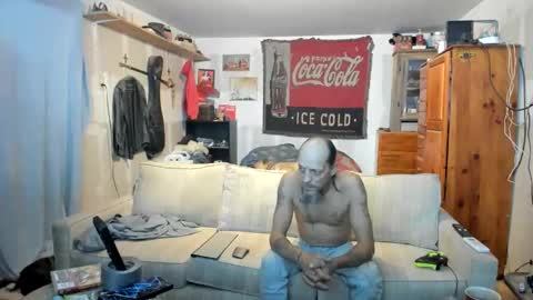 Snapshot of jay_short7863 chatting on February 27, 2:00 am O F jay short786 online show from February 27, 2:00 am