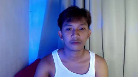 Snapshot of jay_xxx24 chatting on April 14, 10:43 am jay_xxx24 online show from April 14, 10:43 am
