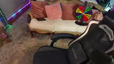 JennyBlighe online show from March 15, 6:14 pm