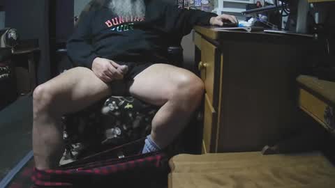 Grand Zaddy or Jay its casual online show from September 29, 7:35 am