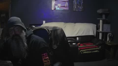 Grand Zaddy or Jay its casual online show from October 17, 7:22 am