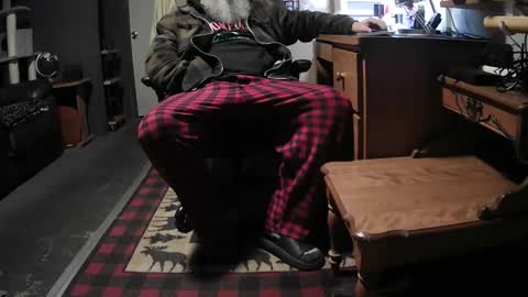 Grand Zaddy or Jay its casual online show from November 18, 1:22 am