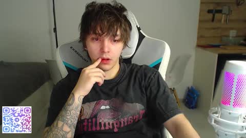 Snapshot of jayce_icestone chatting on January 18, 1:20 am Jayce online show from January 18, 1:20 am