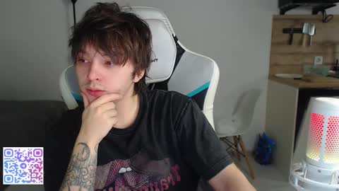 Snapshot of jayce_icestone chatting on January 19, 2:15 am Jayce online show from January 19, 2:15 am