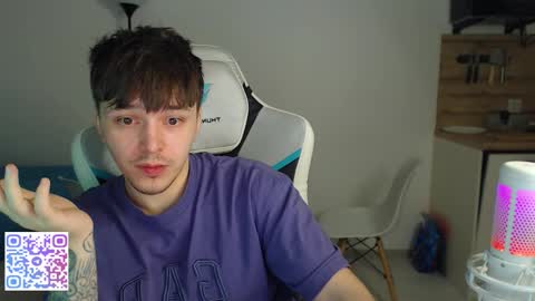 Snapshot of jayce_icestone chatting on February 7, 2:48 am Jayce online show from February 7, 2:48 am