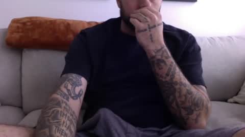 Snapshot of jayg333 chatting on February 19, 3:05 pm jayg333 online show from February 19, 3:05 pm