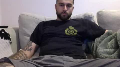 Snapshot of jayg333 chatting on December 2, 1:00 am jayg333 online show from December 2, 1:00 am