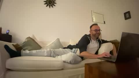 Snapshot of jaygydo2 chatting on November 5, 4:40 pm Jay online show from November 5, 4:40 pm