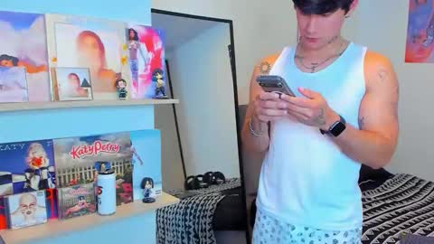 Snapshot of jayhotxxx chatting on May 19, 1:00 am Jay online show from May 19, 1:00 am