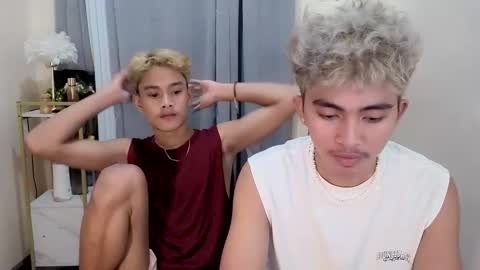jaysee_hugecox online show from April 25, 10:18 pm