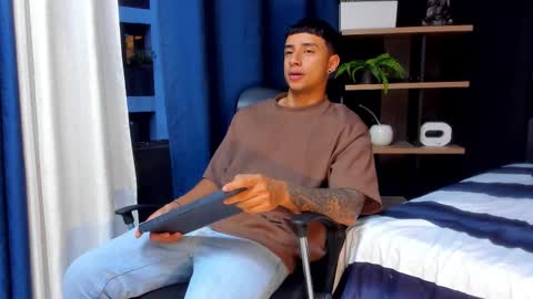 jaze_bradley online show from January 12, 11:15 am