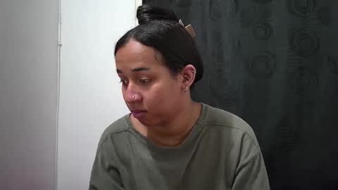 Snapshot of jaziel_wilsoon chatting on November 18, 12:27 am jaziel_wilsoon online show from November 18, 12:27 am