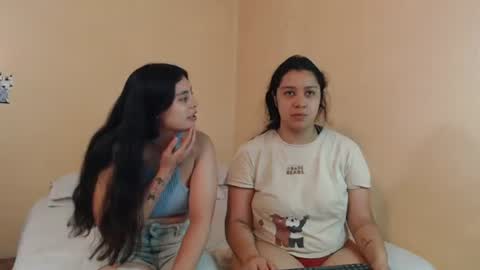 Snapshot of jazmin_dharius chatting on July 7, 7:40 pm Jazmin and Scarlett online show from July 7, 7:40 pm