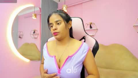 Snapshot of jazmin_ebony chatting on October 11, 10:47 am jazmin online show from October 11, 10:47 am
