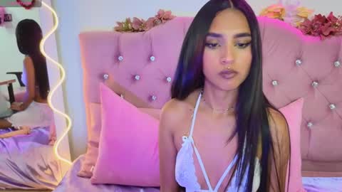 Snapshot of jazmin_tay chatting on January 28, 10:12 pm Jazmin online show from January 28, 10:12 pm