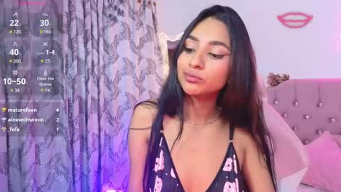 Snapshot of jazmin_tay chatting on February 25, 10:29 pm Jazmin online show from February 25, 10:29 pm