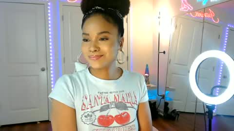 Snapshot of jazminefox chatting on July 8, 9:41 pm Jazmine Fox online show from July 8, 9:41 pm