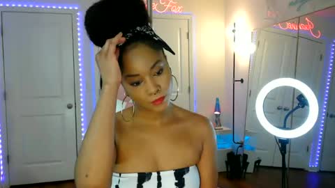 Snapshot of jazminefox chatting on July 12, 9:06 pm Jazmine Fox online show from July 12, 9:06 pm