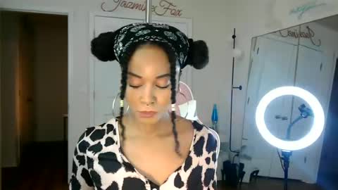 Snapshot of jazminefox chatting on July 14, 8:36 pm Jazmine Fox online show from July 14, 8:36 pm