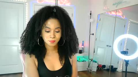 Snapshot of jazminefox chatting on August 5, 5:38 pm Jazmine Fox online show from August 5, 5:38 pm